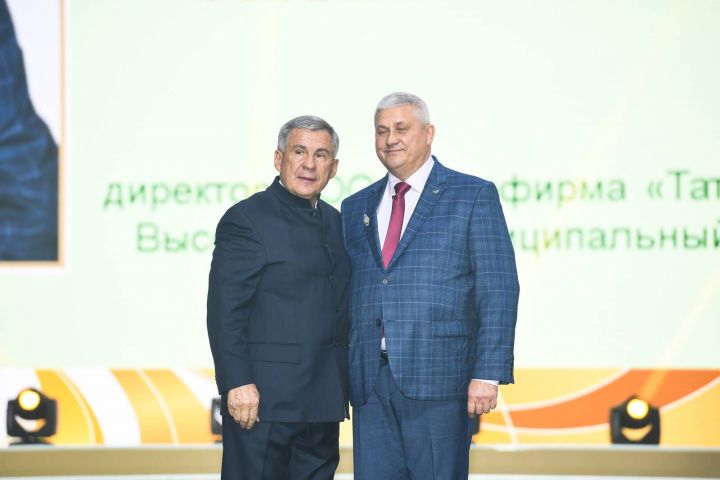 Директор «Агрофирмы «Татарстан» Ринат Аббазов получил почетное звание «Заслуженный работник сельского хозяйства Российской Федерации»