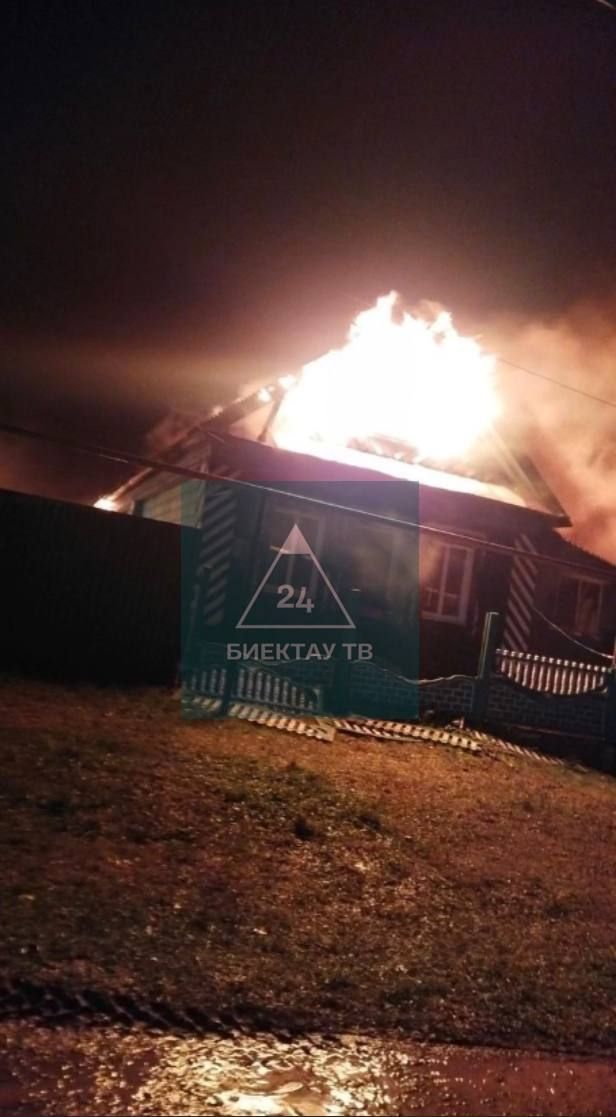 Три человека спаслись из горящего дома в селе Мендель