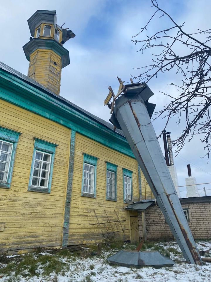 Мечеть в селе Айбаш закрывается на реставрацию после падения минарета