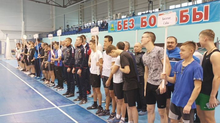 Ежегодный турнир имени Тахира Биккениева собрал порядка 100 спортсменов Поволжья