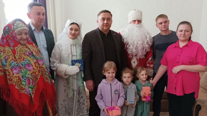 Высокогорский район принял участие во Всероссийской акции «Елка желаний»