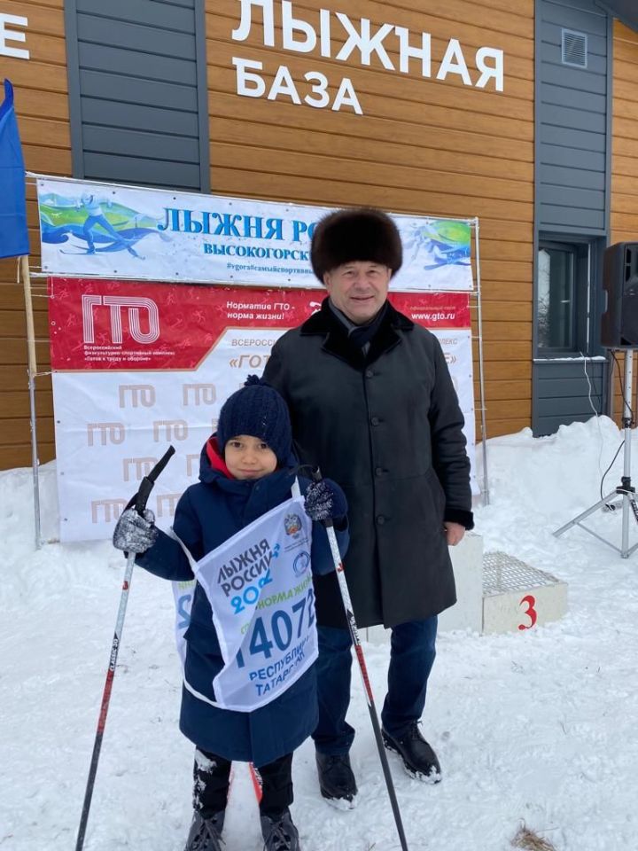 Самый юный участник "Лыжни России-2022" в Высокогорском районе встал на лыжи только в этом году