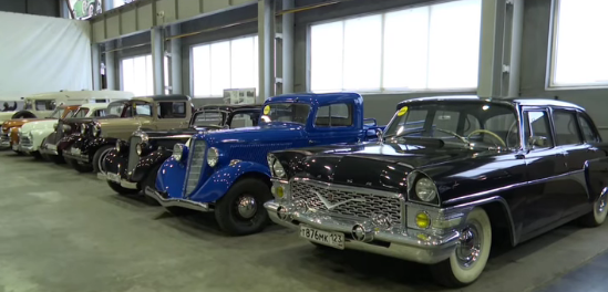 70-летний юбилей отмечает высокогорский коллекционер ретро-автомобилей