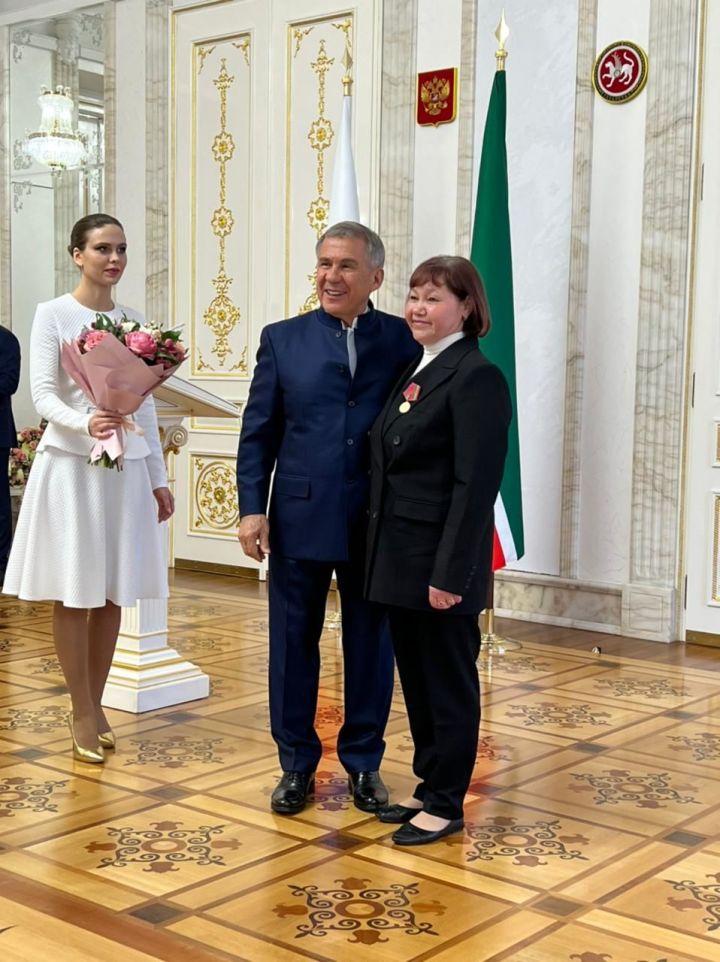 Президент Татарстана наградил почтальона ОПС Алан-Бексер медалью 1000-летия