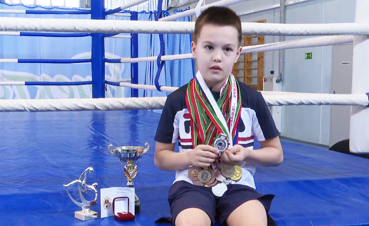 10-летний гимнаст из Высокой Горы на Первенстве РТ завоевал сразу 7 медалей