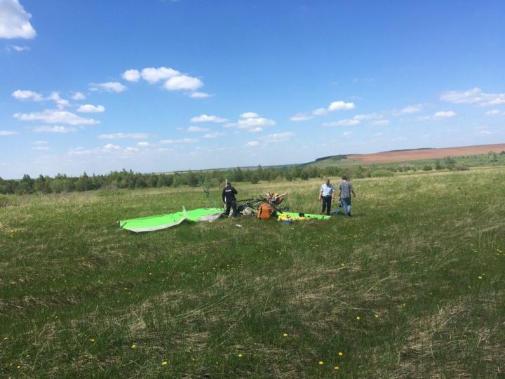 Пожилой пилот дельтаплана погиб при жесткой посадке в Елабужском районе Татарстана