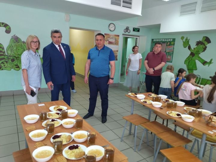Высокогорский район посетил министр образования и науки Республики Татарстан Ильсур Хадиуллин