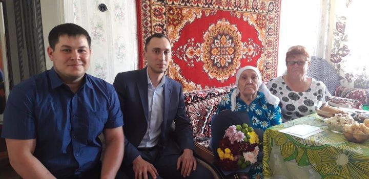 Шария Гарипова из Куркачей отметила 95-летие