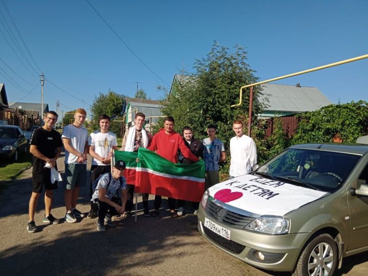 Активисты из села Дубъязы навестили детский дом для инвалидов в Лаишево