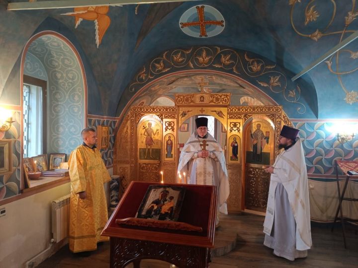 В день памяти отца Тихона в храме Соловцово провели литургию