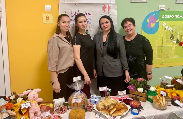 В детском саду «Тамчы» дети и воспитатели провели ярмарку ко Дню матери