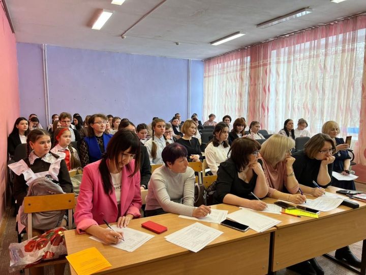 В Учхозской школе прошла конференция в честь Ксении Боратынской