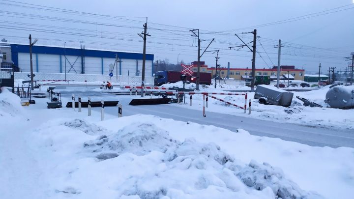 Временно закрывается железнодорожный переезд на ст. Высокая Гора