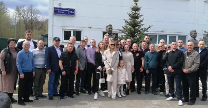 В Высокогорском районе открыли бюст известному тренеру Сергею Тимофееву