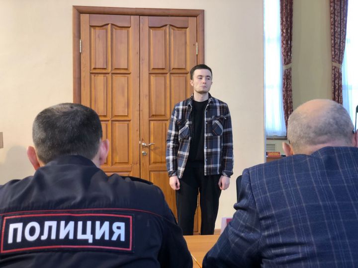 В Высокогорском районе молодые люди сегодня проходят этап весенней призывной комиссии