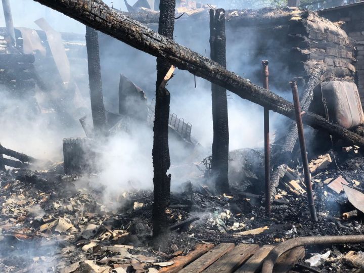 Стали известны возможные причины возникновения пожара в поселке Дачное
