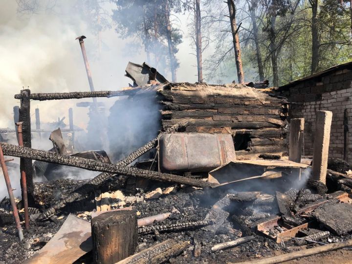 Стали известны возможные причины возникновения пожара в поселке Дачное
