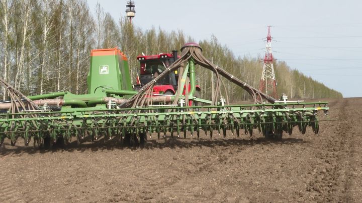 «Новые технологии позволили закрыть демографическую яму»: Марат Ахметов рассказал, как в сельском хозяйстве решается проблема нехватки кадров