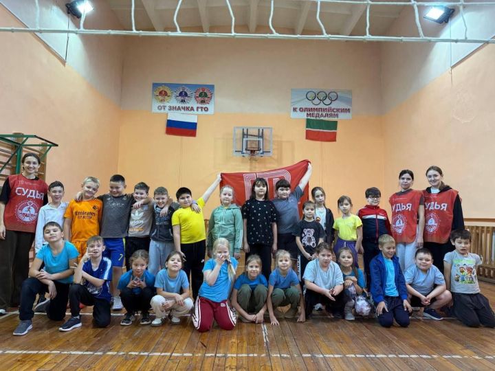 Младшие классы Чепчуговской СОШ проверили свои силы в ГТО