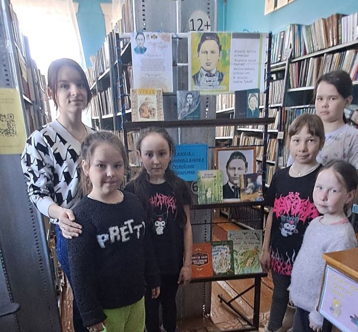 Библиотекарь Алан-Бексерской сельской библиотеки провела поэтический час