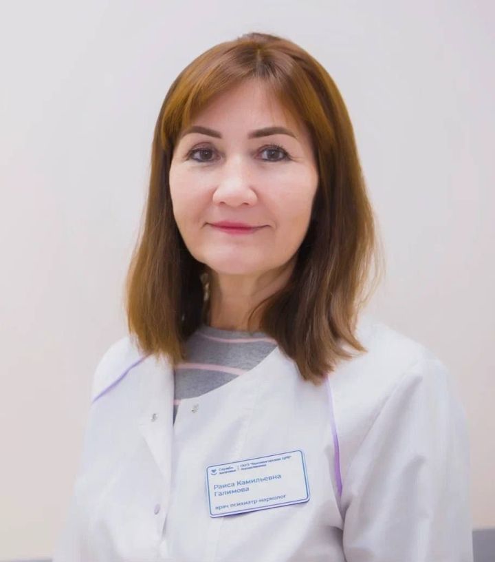 Врач-нарколог рассказала о вреде курения для подростков