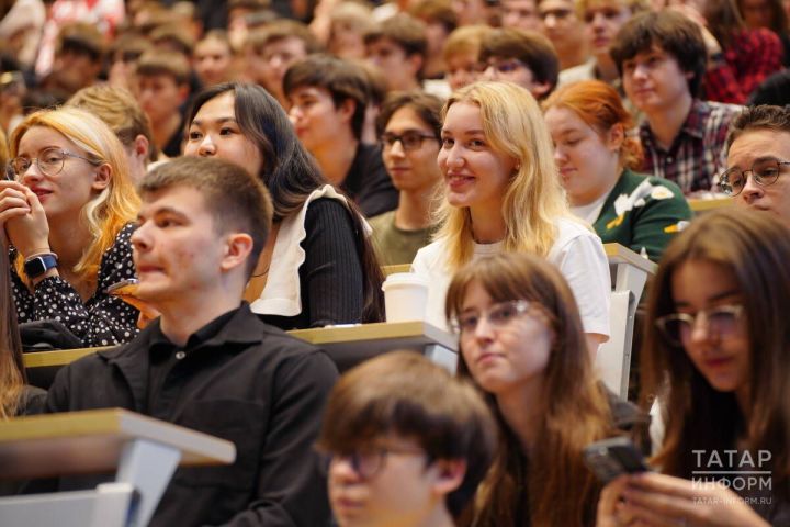 В Госдуме предложили поднять стипендии до уровня МРОТ к 2027 году