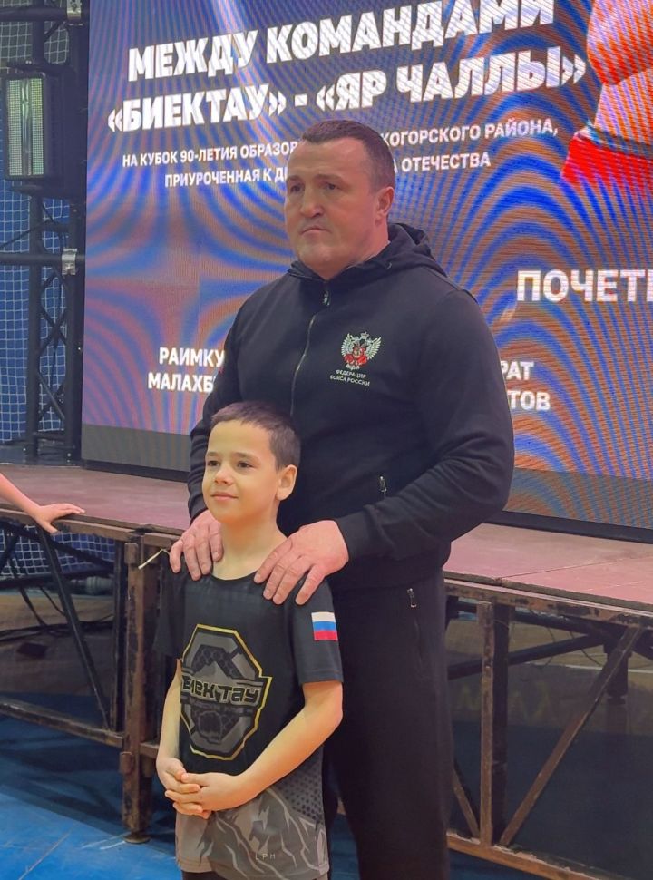 Чемпион мира Денис Лебедев посетил турнир в селе Высокая Гора