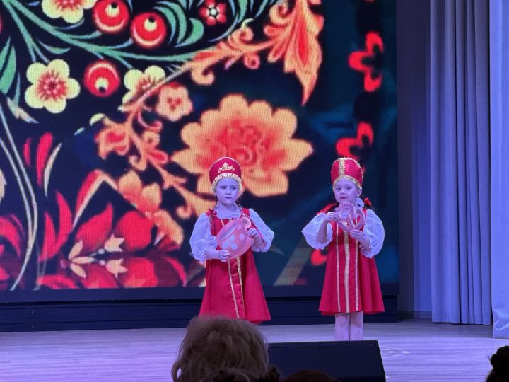 «Кораблик детства»: юные таланты о единстве России (фото)