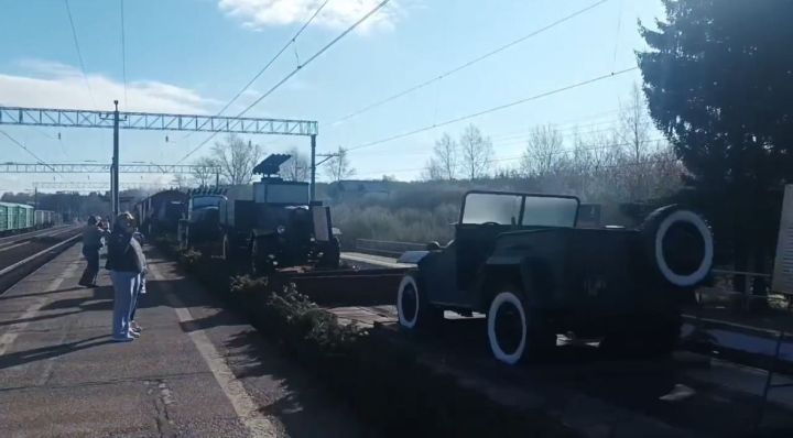 Поезд Победы проехал через Высокую Гору по маршруту