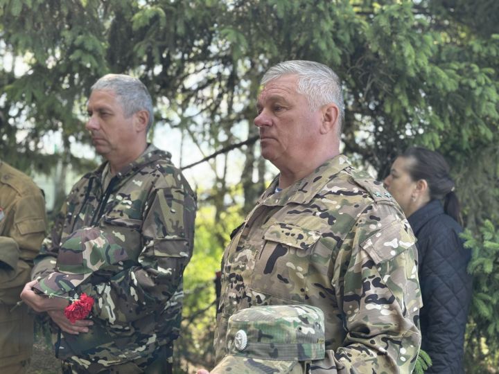 В Высокогорском районе прошел автопробег ретроавтомобилей с ветеранами (фото)