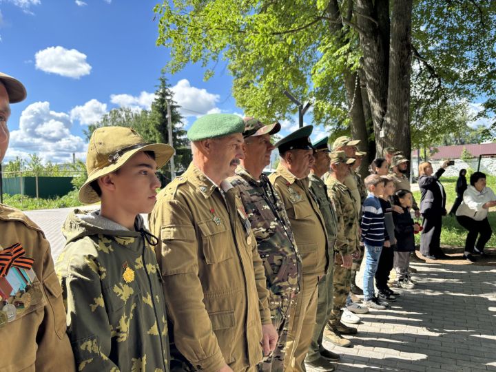 В Высокогорском районе прошел автопробег ретроавтомобилей с ветеранами (фото)