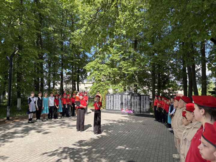В Высокогорском районе прошел автопробег ретроавтомобилей с ветеранами (фото)