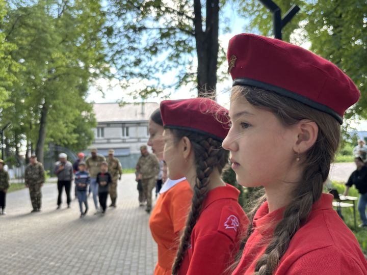 В Высокогорском районе прошел автопробег ретроавтомобилей с ветеранами (фото)