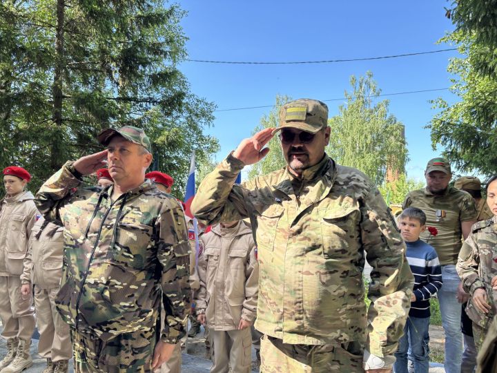 В Высокогорском районе прошел автопробег ретроавтомобилей с ветеранами (фото)