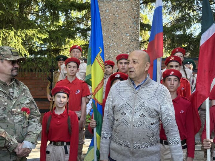 В Высокогорском районе прошел автопробег ретроавтомобилей с ветеранами (фото)