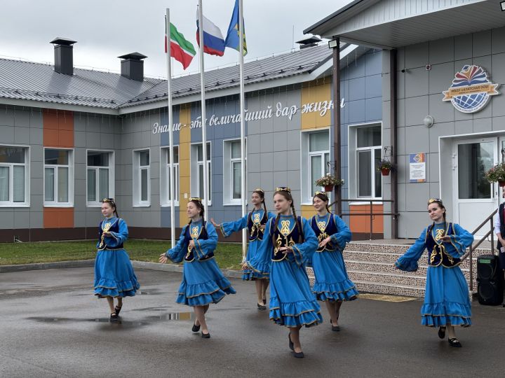 В Алатской школе прошел мастер-класс с агрономом Харисом Камалеевым