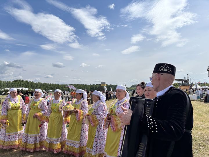 Сабантуй-2026 в Усадах официально открылся с театрализованного представления