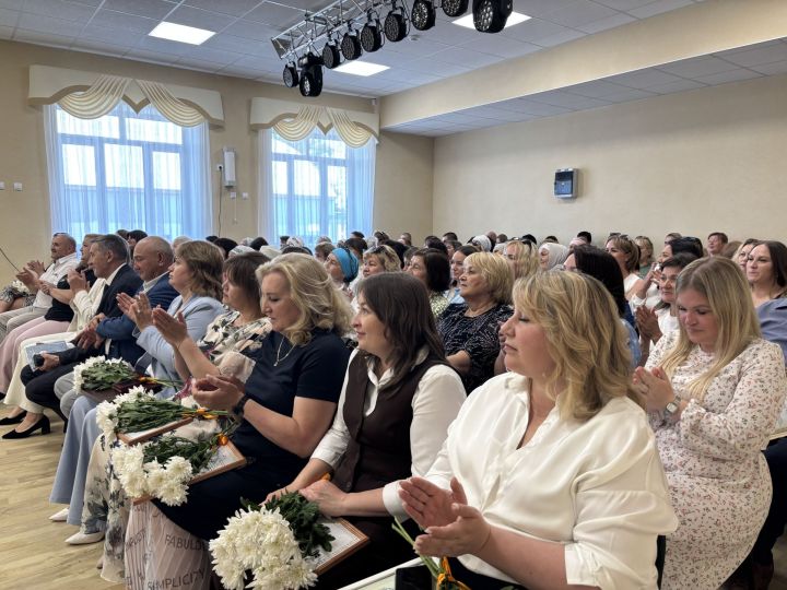 ФОТОРЕПОРТАЖ: В Высокогорском районе чествовали социальных работников