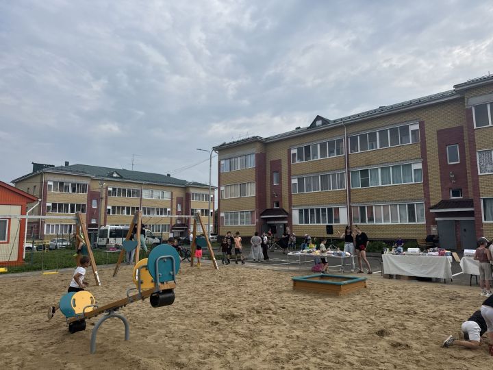 В поселке Дачное открыли обновленный двор по программе «Наш двор»