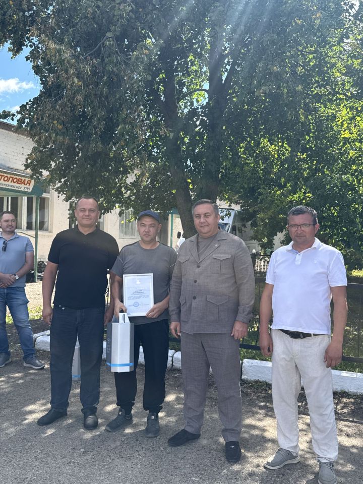 «Красный обоз» с зерном нового урожая отправился на элеватор