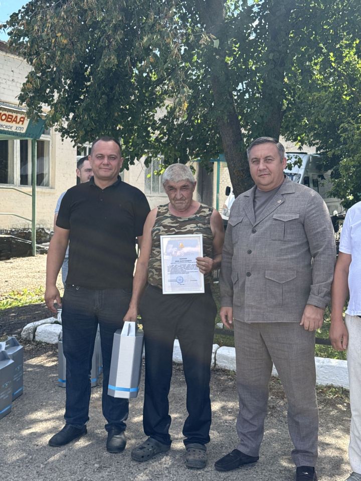 «Красный обоз» с зерном нового урожая отправился на элеватор