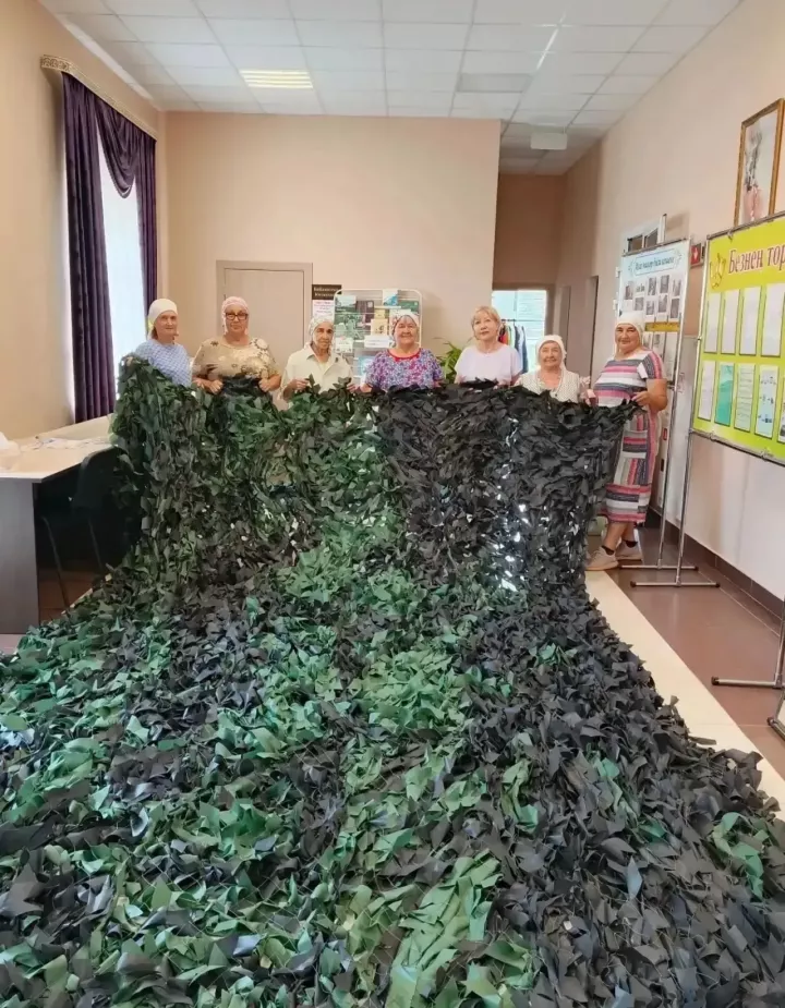 Серебряные волонтеры Казакларского поселения продолжают плести сети