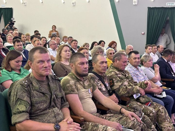 В Бирюлях состоялся отчетно-программный форум «Единой России»