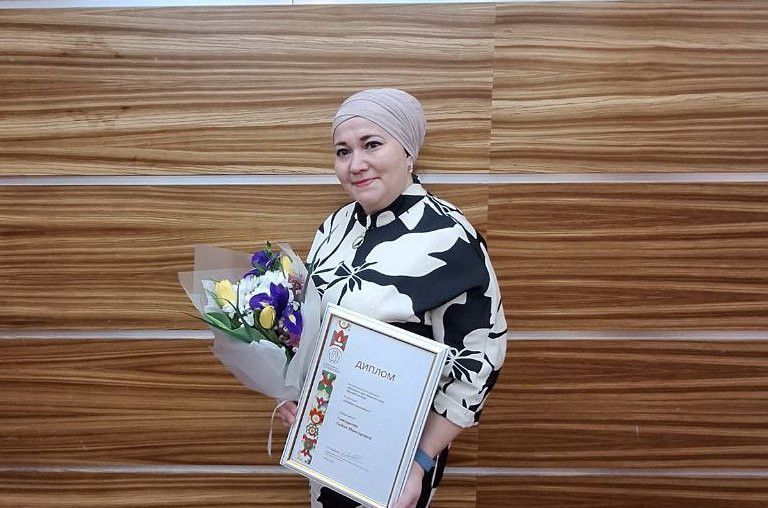 Alt: Лейля Гимадиева с детьми