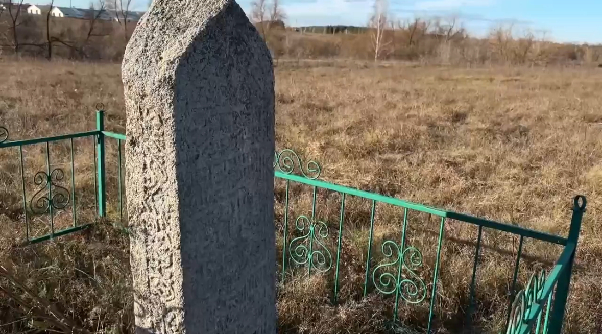 Ямаширмәдәге борынгы кабер ташлары