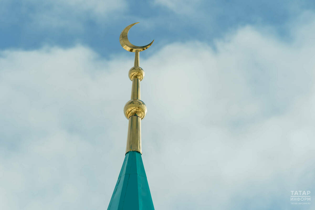 Alt: молитва в мечети мусульмане