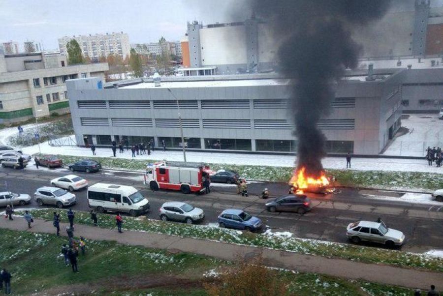 Новости набережные челны челнинские известия. Что горит в Набережных Челнах. В Челнах сгорела машина. ЧП В Набережных Челнах. Пожар в Челнах сегодня.