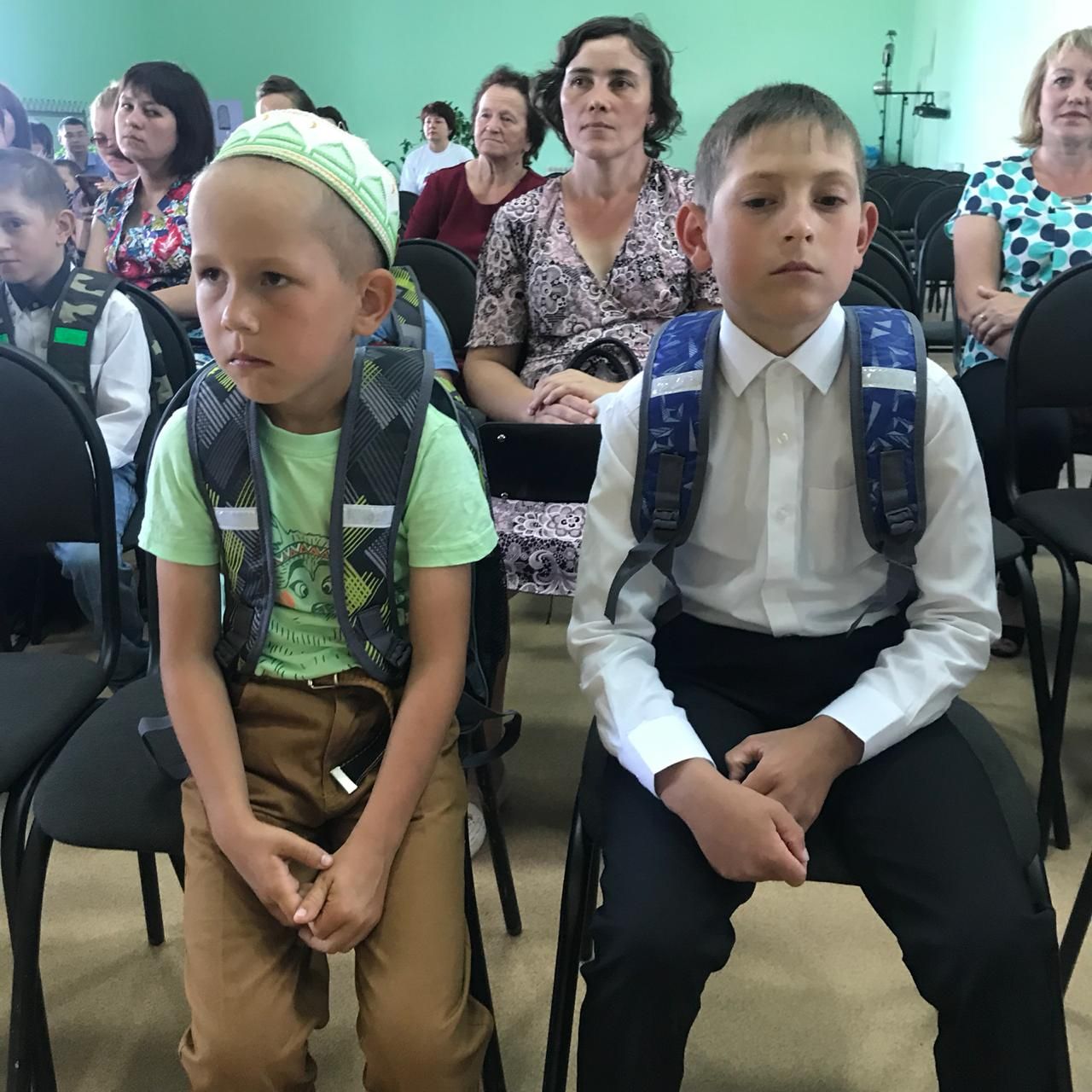 30 детям Дубъязской зоны сегодня вручили наборы первоклассника