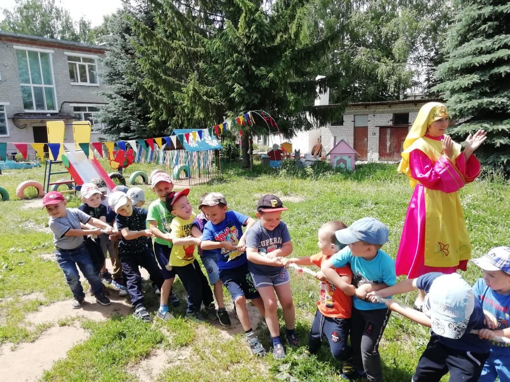 Сохраняя традиции, украшаем современность: весело и ярко прошел Сабантуй в Шапшинском детском саду "Аленушка"