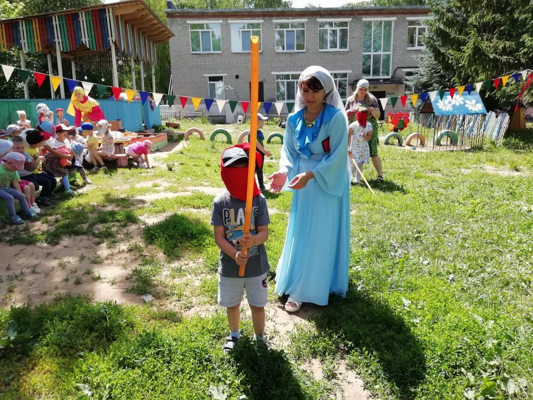 Сохраняя традиции, украшаем современность: весело и ярко прошел Сабантуй в Шапшинском детском саду "Аленушка"